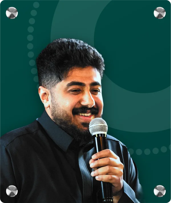 أحمد عطار على مسرح حيّ الضحك